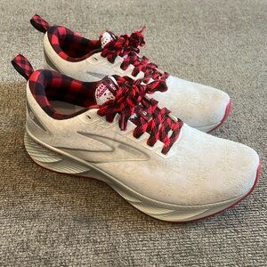 Cutest Shoes Ever!!! Brooks Levitate 6